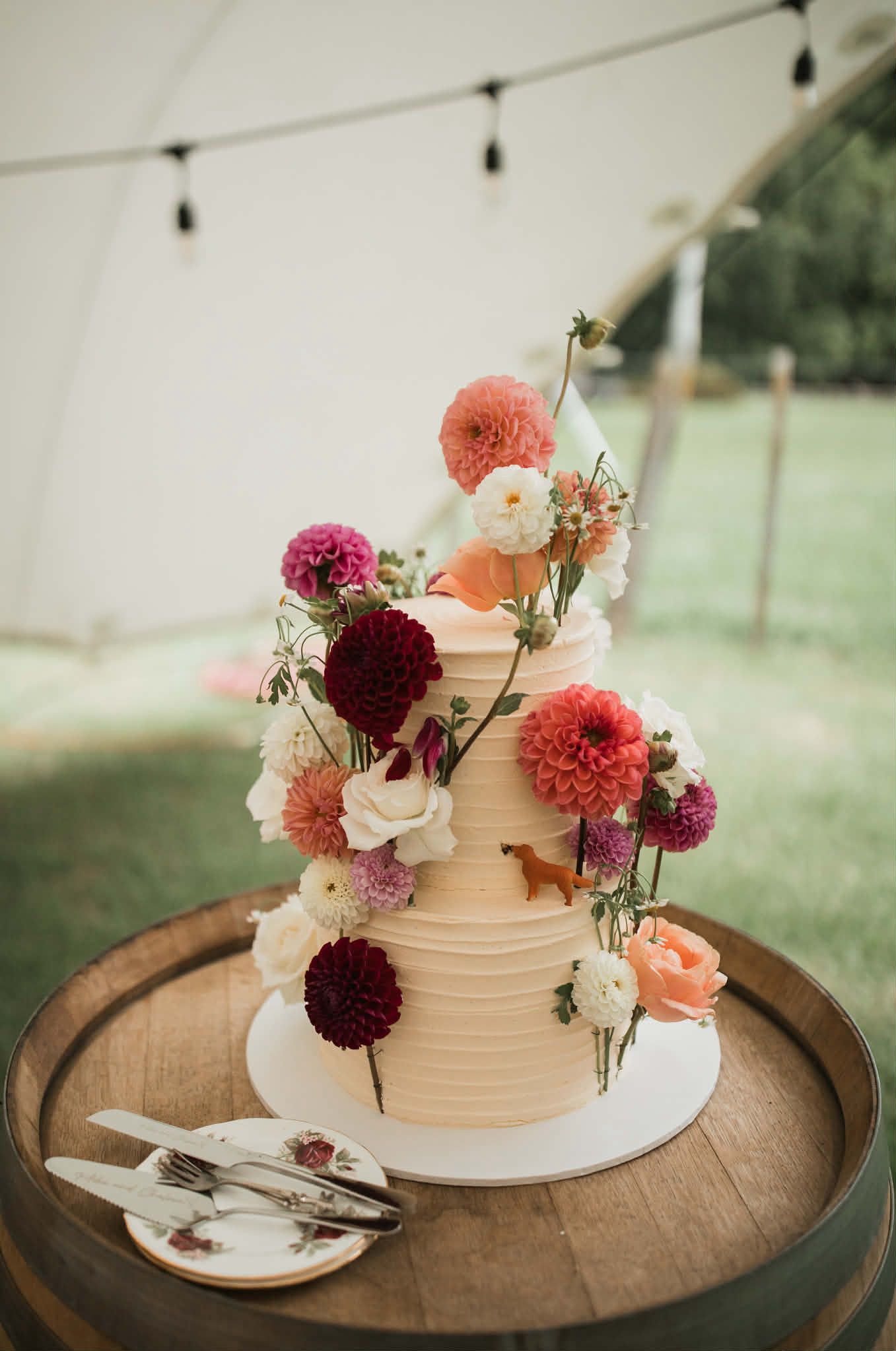 Elegant wedding cake Auckland – bespoke buttercream design by Ruby Cakes Boutique